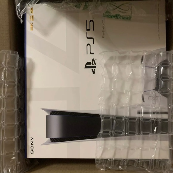 PS5 Digital Version - Picture 4 of 4